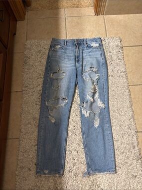 American Eagle Outfitters Light Blue Ripped Boyfriend Jeans